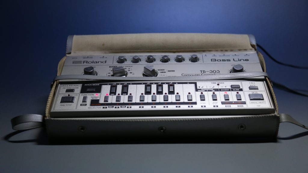 For sale Roland TB-303
