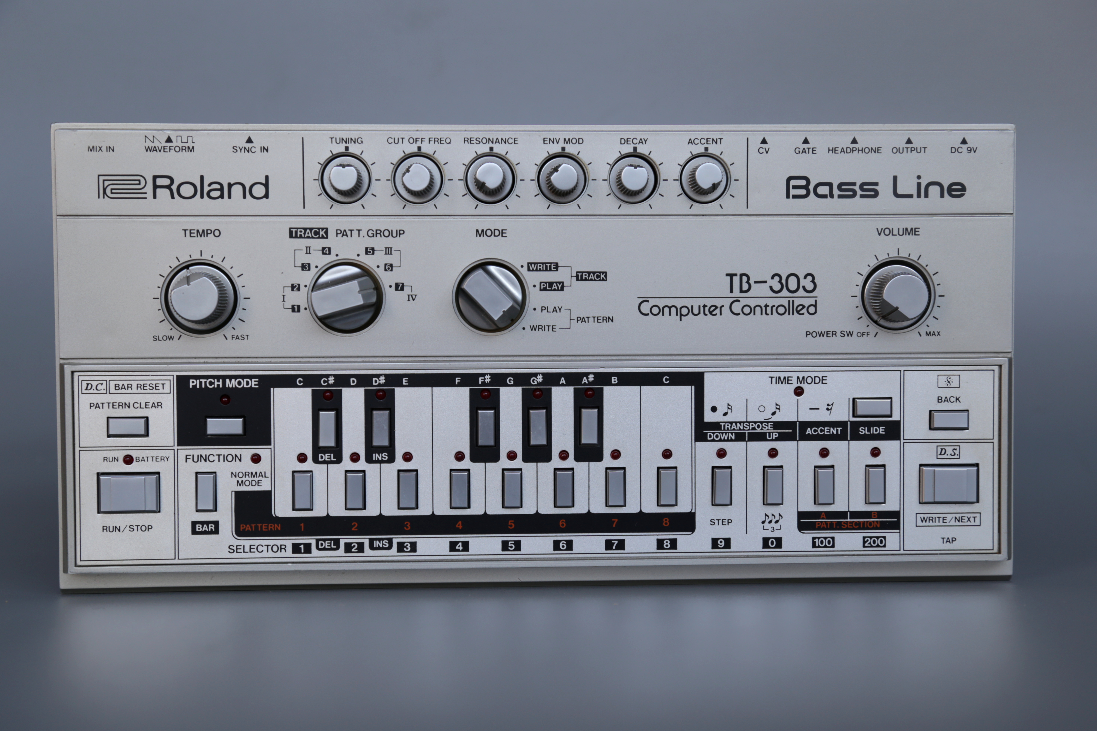Roland TB-303 